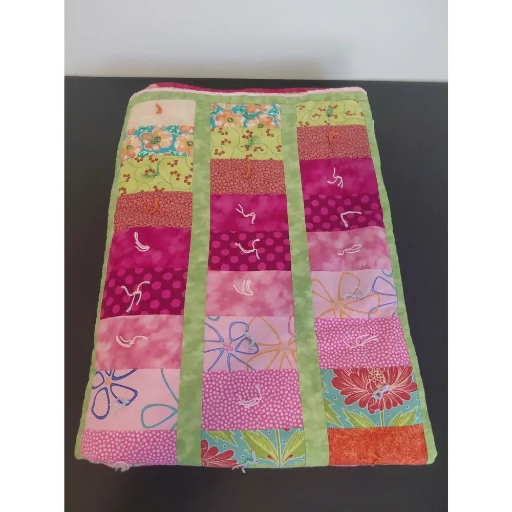 VTG Handmade Patchwork Quilt Cotton Floral Pink Green Cottagecore 45X62 Girly